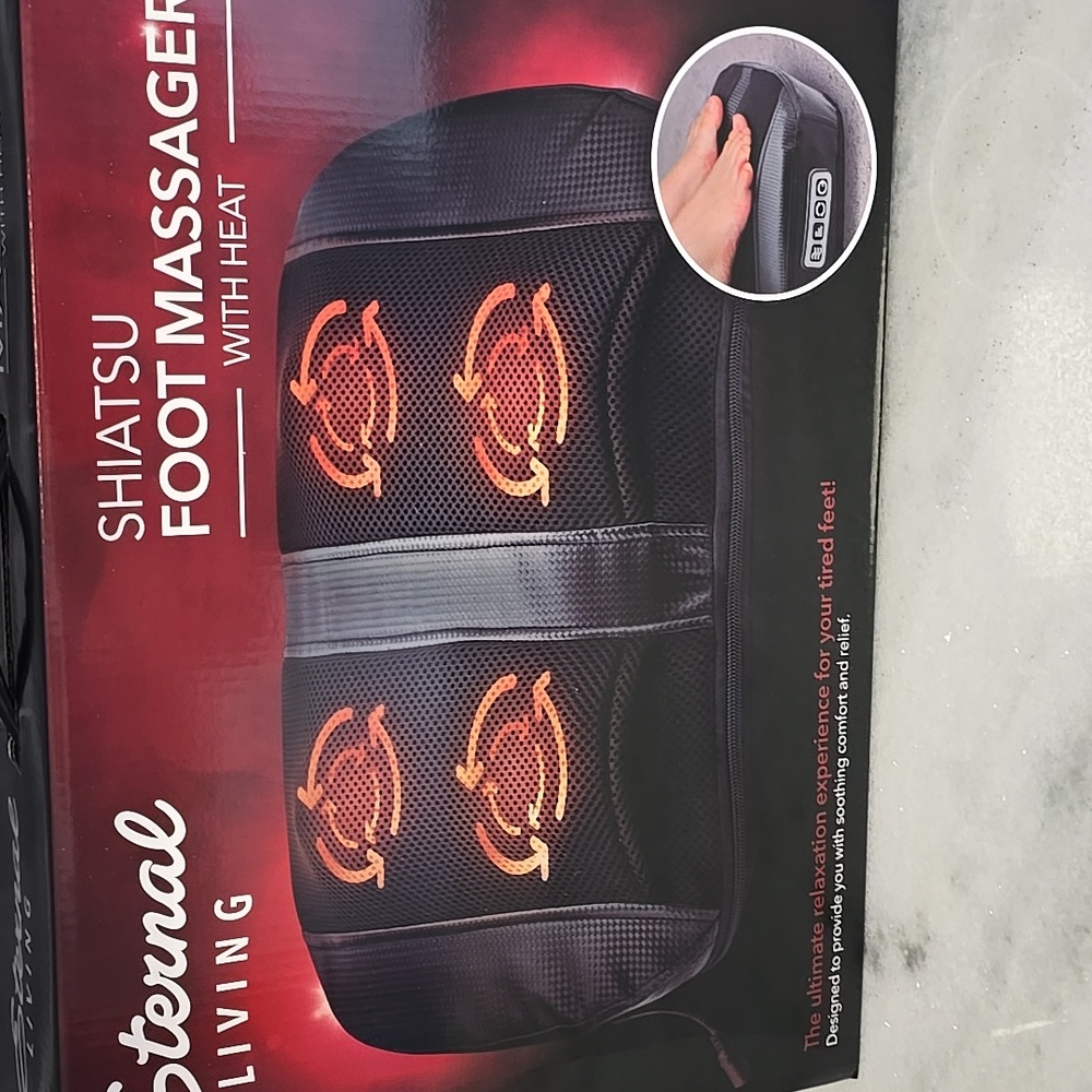 SHIATSU FOOT MASSAGER WITH HEAT